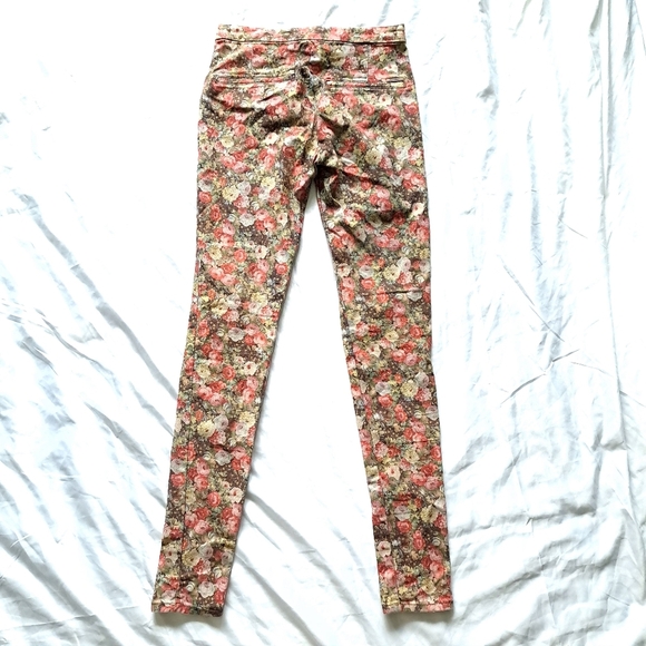 Zara | Floral Multi color jean jegging skinny with bronze zipper accents - Picture 6 of 11
